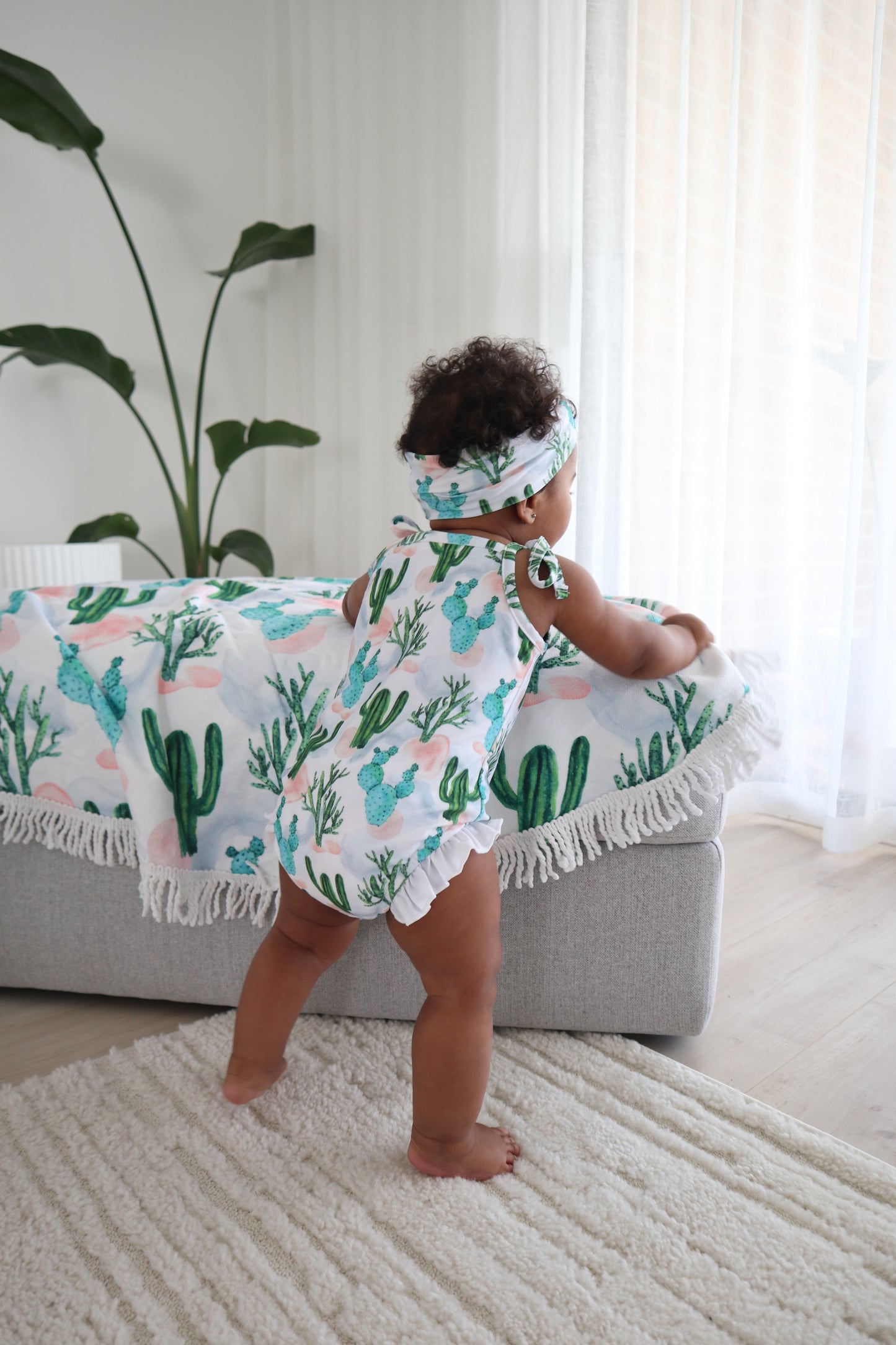 Las Coloradas Circle Tassel Towel
